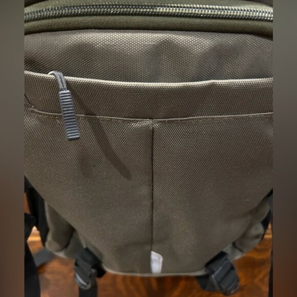 Avalanche Provo Backpack Olive Green Multiple Compartments Unisex Hiking Gear - Picture 4 of 10